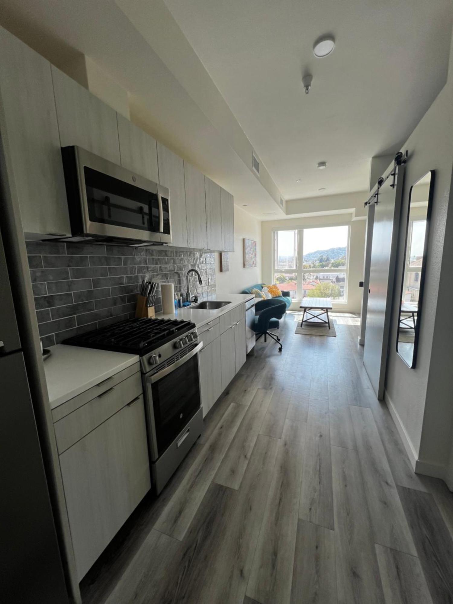 Modern Hollywood Walk Of Fame Apts- Free Parking, 360 Rooftop, Pool, Gym- Centrally Located Apartamento Los Ángeles