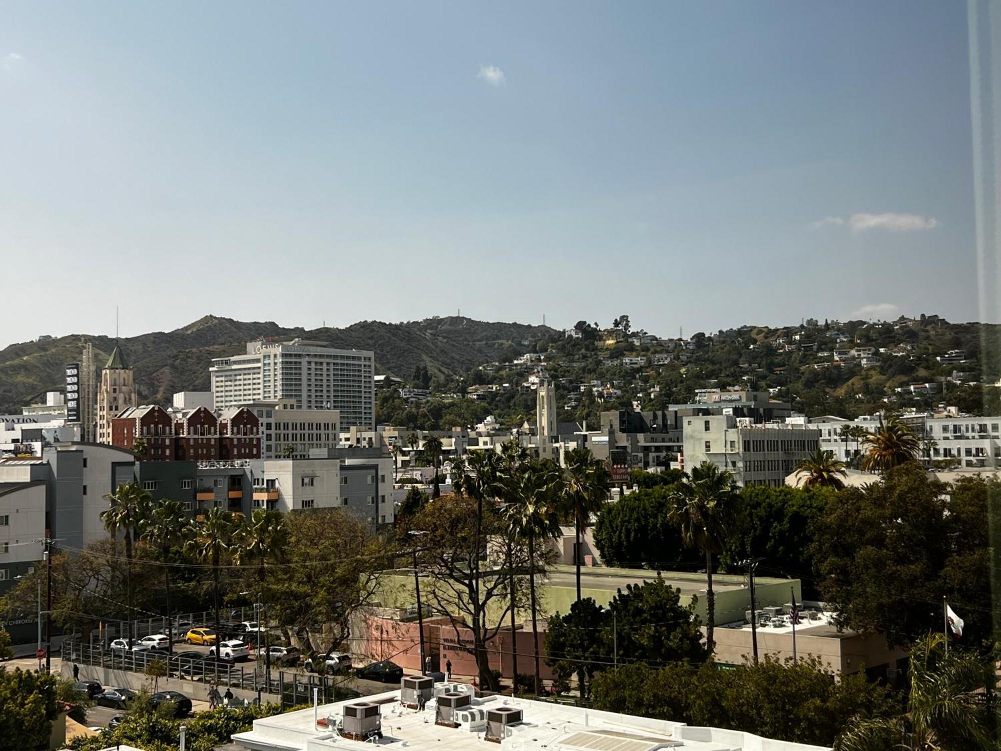 Apartamento Modern Hollywood Walk Of Fame Apts- Free Parking, 360 Rooftop, Pool, Gym- Centrally Located Los Ángeles