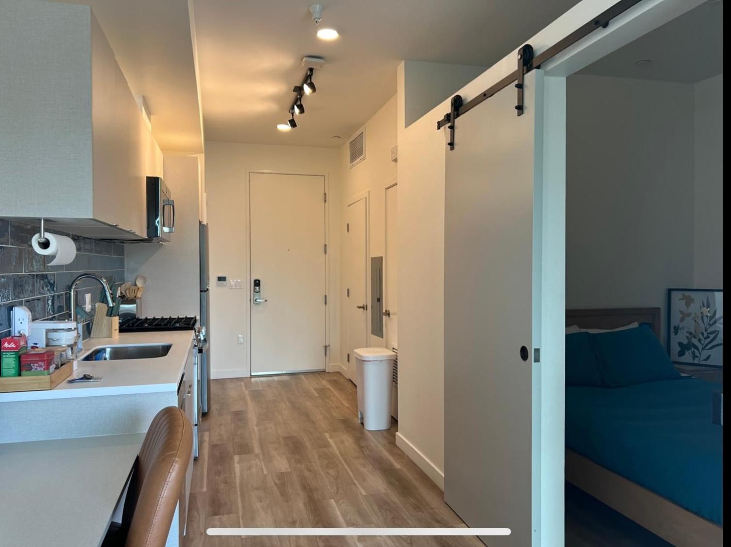 Apartamento Modern Hollywood Walk Of Fame Apts- Free Parking, 360 Rooftop, Pool, Gym- Centrally Located Los Ángeles